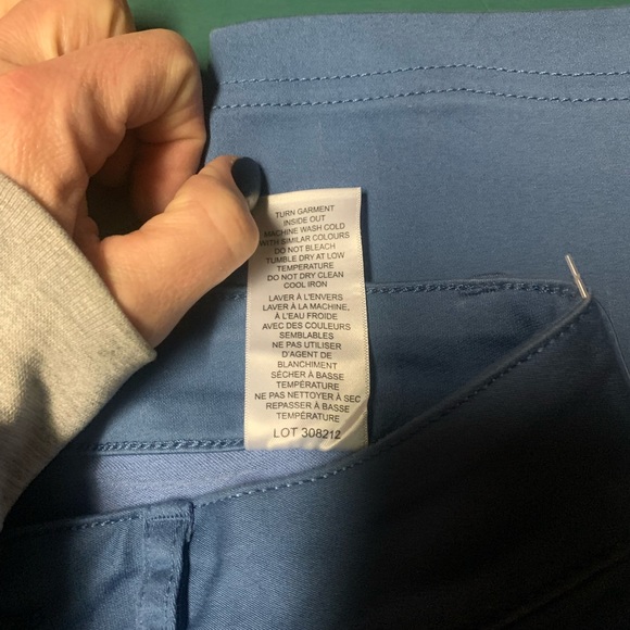 NWT Up Brand Capris in Bright Blue size 4 - Picture 7 of 7